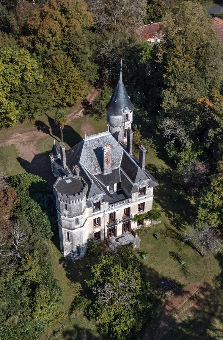 Chateau De Puymoger Javerlhac-et-la-Chapelle-Saint-Robert Exterior foto
